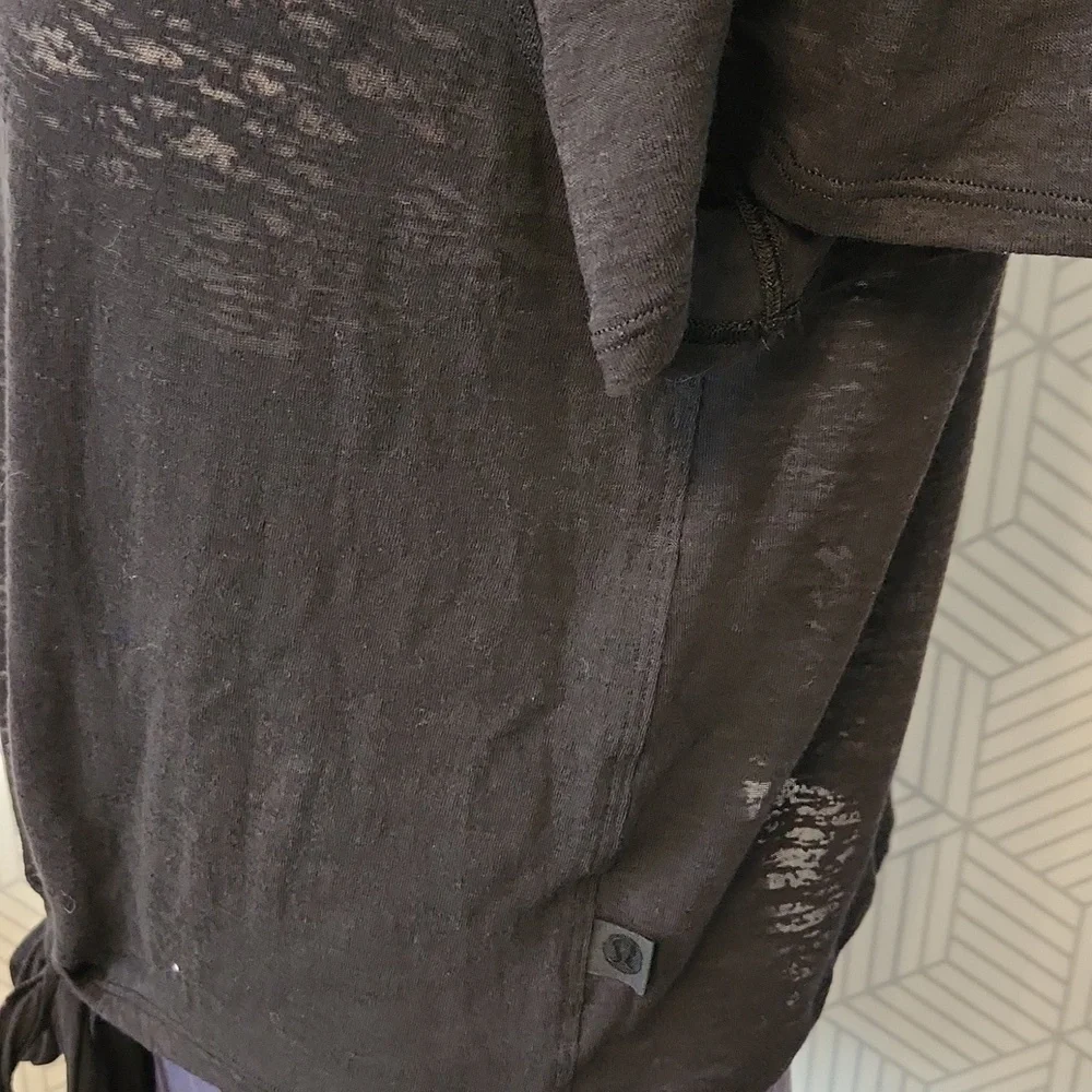 lululemon athletica Black Cropped In Sequence Boxy Tie Front Top Women's Size 8